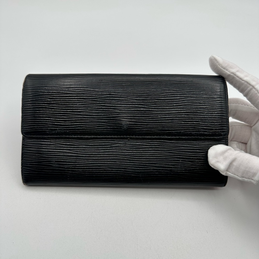 Louis Vuitton Long Epi Wallet